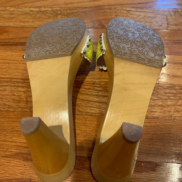 Betsy Johnson Betsyville Polka Dot Heels with Yellow Bow - Picture 5 of 5